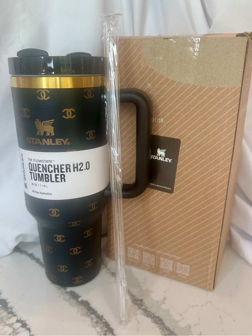 Black & Gold Designer Inspired Stanley Quencher H2.0 40 oz Tumbler | New In Box - Picture 2 of 4
